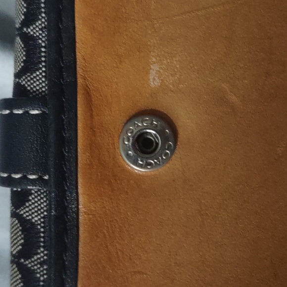 Authentic Signature Monogram Coach Canvas Compact Wallet - Picture 7 of 7